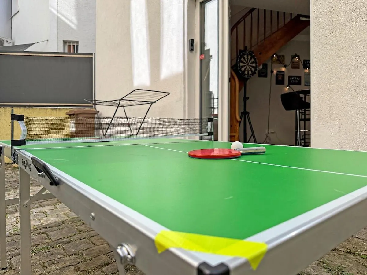 Grill Patio & Games Sleeps 13 Villa Stuttgart Holiday home