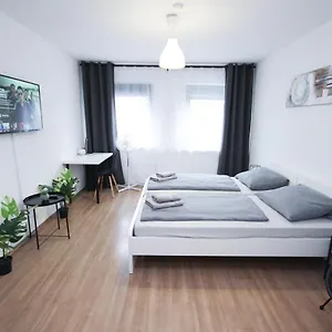  Apartment Alfa 4zw Lage Berliner Platz Max 8 Personen Netflix Kueche Wm L 4br 7 Beds 8 People L Fully Equipped Kitchen & Bathroom