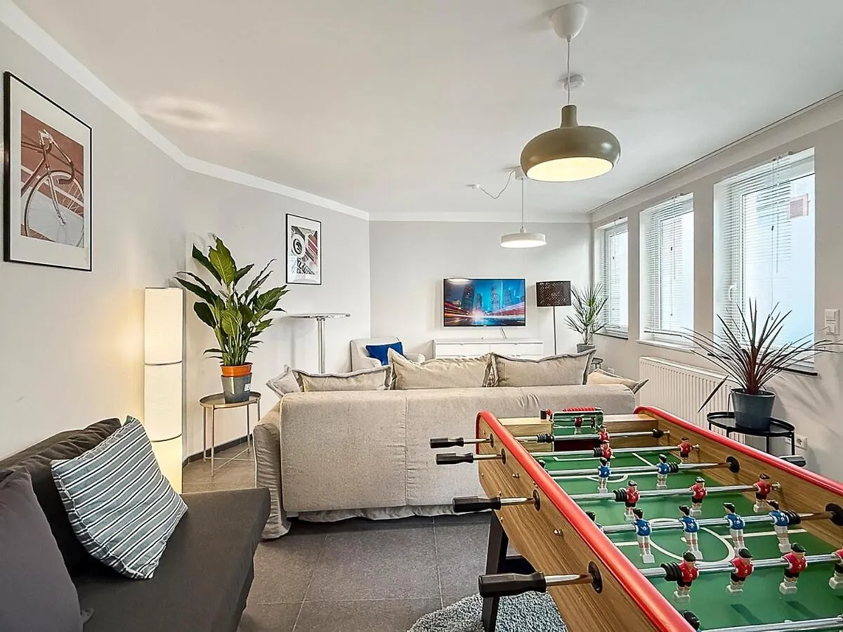 Grill Patio & Games Sleeps 13 Villa Stuttgart 0*,  Germany